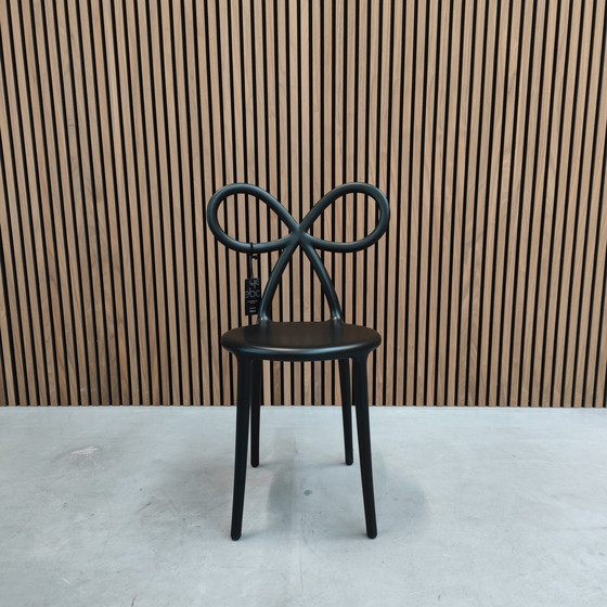 Image 1 of Chaise à ruban noir Qeeboo
