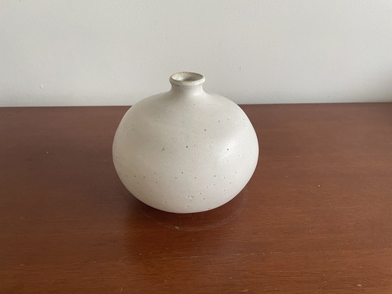 Image 1 of Vase en faïence artificielle blanche