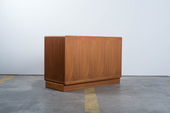 Image 1 of Commode Dyrlund Xl