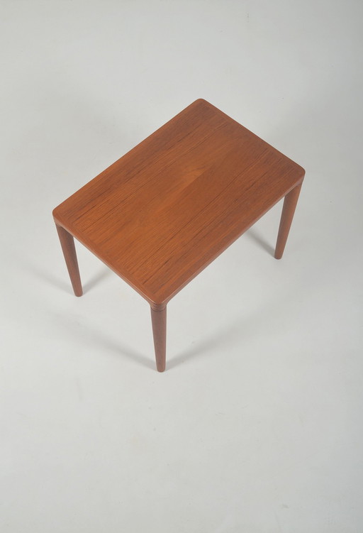 Table d'appoint danoise conçue par H.W. Klein pour Bramin, années 1960