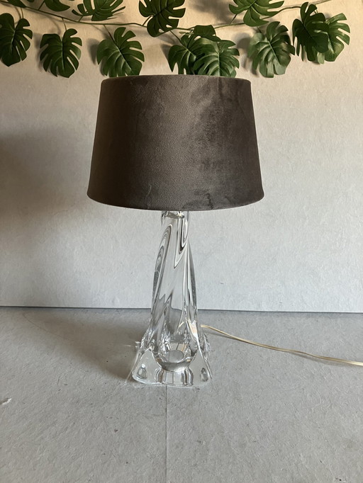 Lampe de table en verre cristal Val Saint Lambert avec abat-jour.