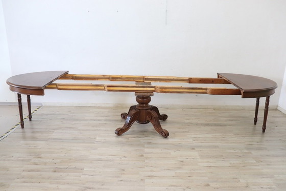 Image 1 of Table de salle à manger extensible en bois antique