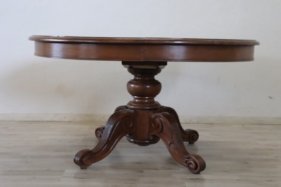 Image 1 of Table de salle à manger extensible en bois antique