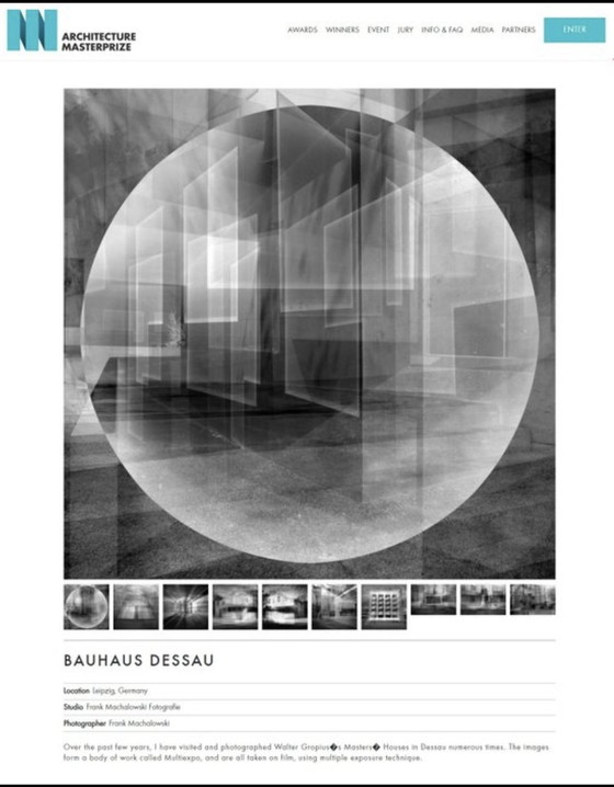 Image 1 of Bauhaus Dessau : Photographie architecturale encadrée, signée et numérotée de Frank Machalowski.