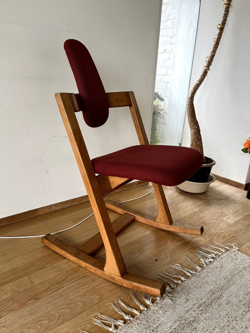 Chaise pendulaire Stokke