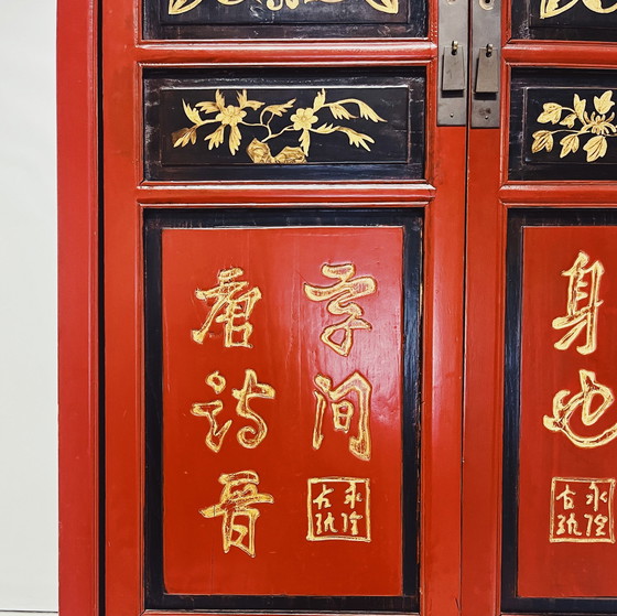 Image 1 of Cabinet chinois en rouge et noir