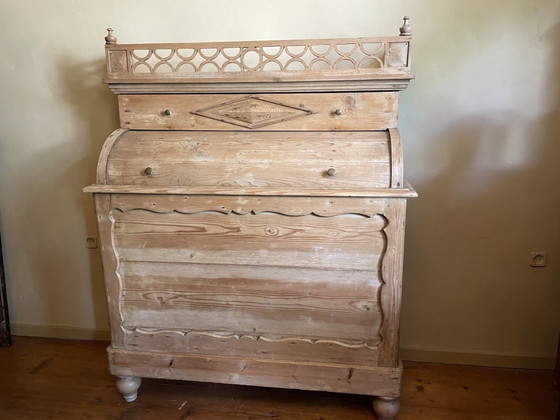 Image 1 of Ancienne armoire à provisions hollandaise Armoire de cuisine