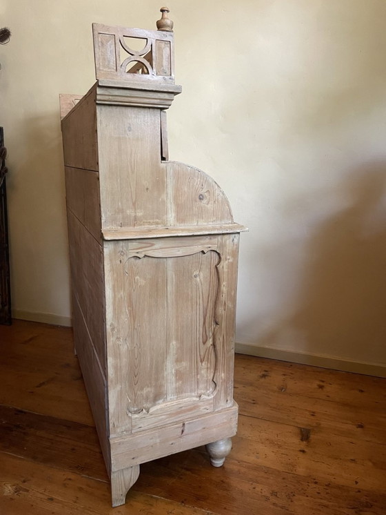 Image 1 of Ancienne armoire à provisions hollandaise Armoire de cuisine