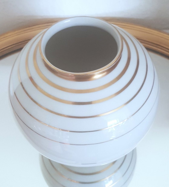 Image 1 of Vase en porcelaine dorée d'Alt Schoenwald