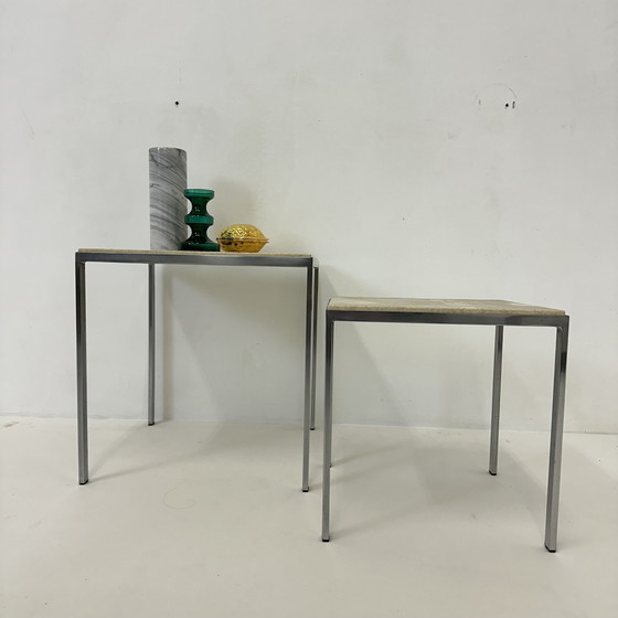 Image 1 of Ensemble de 2 tables d'appoint en travertin, années 1970