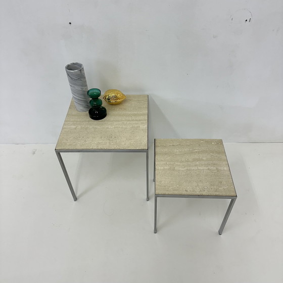 Image 1 of Ensemble de 2 tables d'appoint en travertin, années 1970