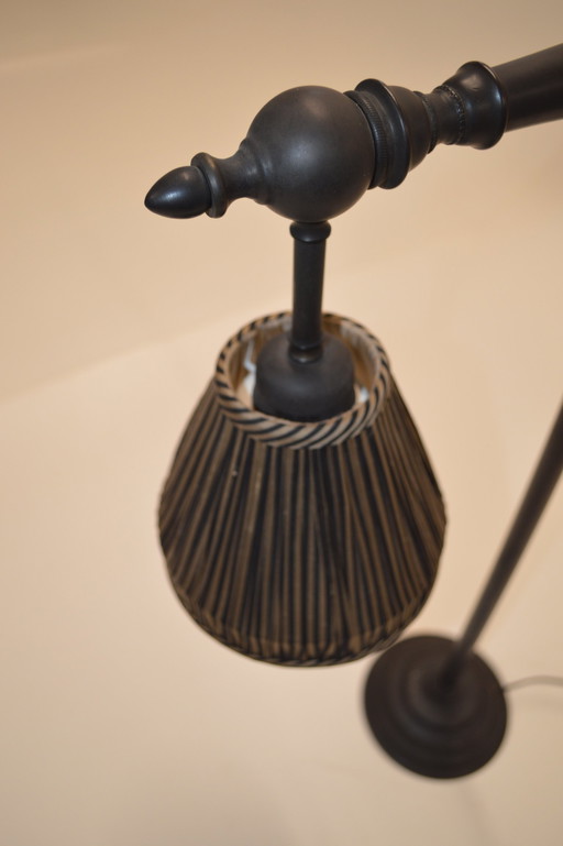 Lampe bronze foncé, abat-jour soie rayée