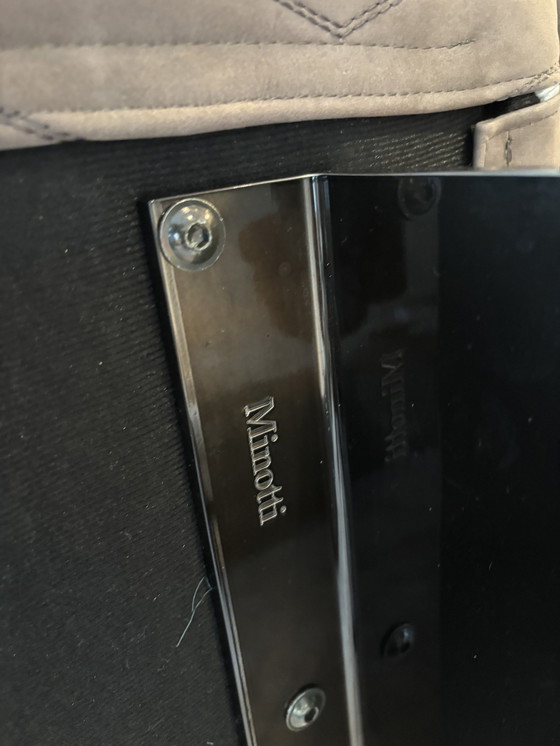 Image 1 of Le pouf Minotti Quincy, modèle d'exposition, est désormais disponible