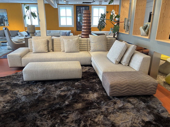 Image 1 of Le pouf Minotti Quincy, modèle d'exposition, est désormais disponible