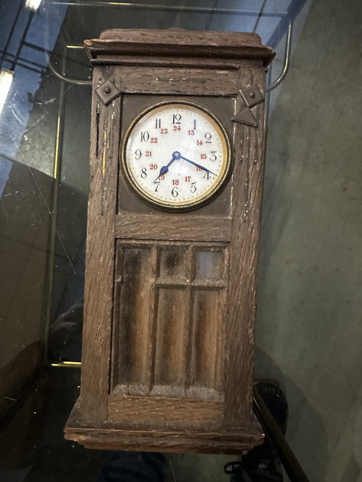 Ancienne Petite Horloge Murale H 21 Cm - Non Testée 