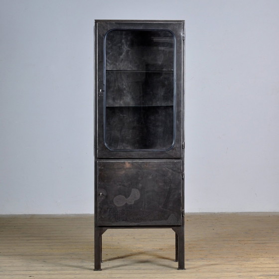 Image 1 of Cabinet médical poli, années 1970