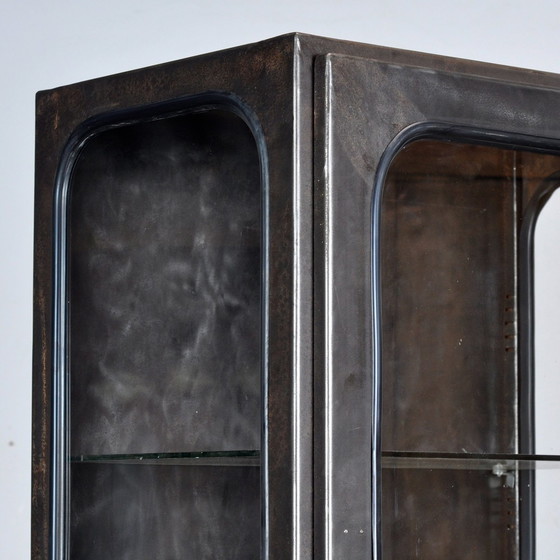 Image 1 of Cabinet médical poli, années 1970