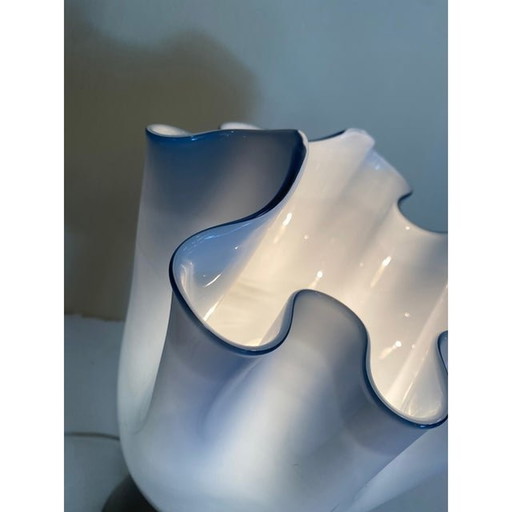 Lampe de table contemporaine en verre de Murano bleu laiteux