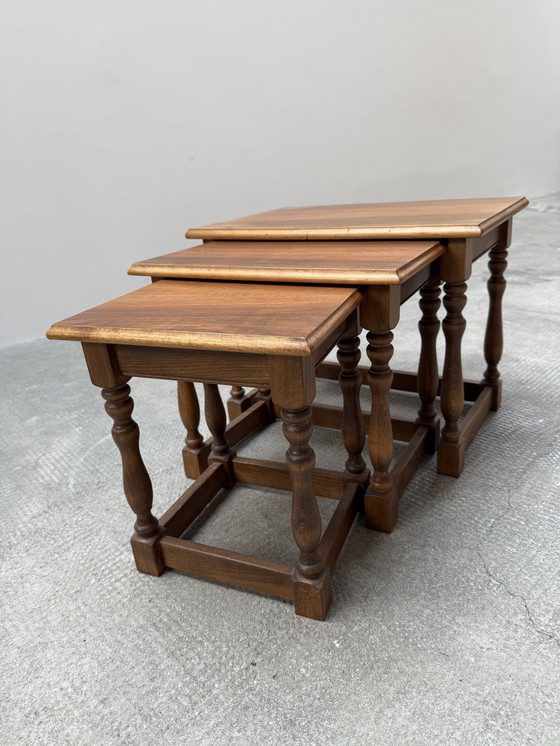 Image 1 of Lot de 3 tables d'appoint Table de salon en bois de noyer, Allemagne 1950