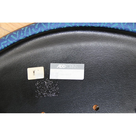 Image 1 of Ensemble de 4 chaises de collectivité vintage en métal teinté noir et tissu bleu