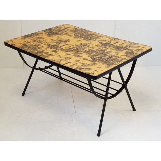 Image 1 of Table basse avec porte-revues vintage, 1960