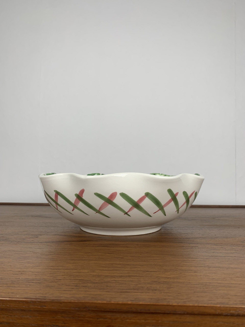 Saladier En Grès Ancien à Motif Floral - Diamètre Environ 28 Cm, Occasion Avec Petit éclat