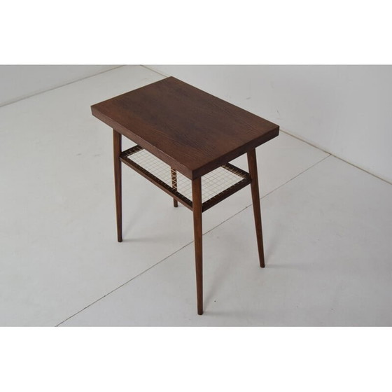 Image 1 of Table d'appoint en bois de chêne du Mid Century par Drevopodnik Holesov, Tchécoslovaquie années 1960