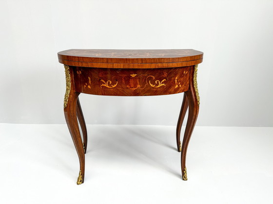 Image 1 of Table de jeu italienne en bois marqueté - 20ème siècle