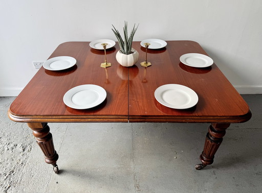 Grande table à manger ancienne en acajou