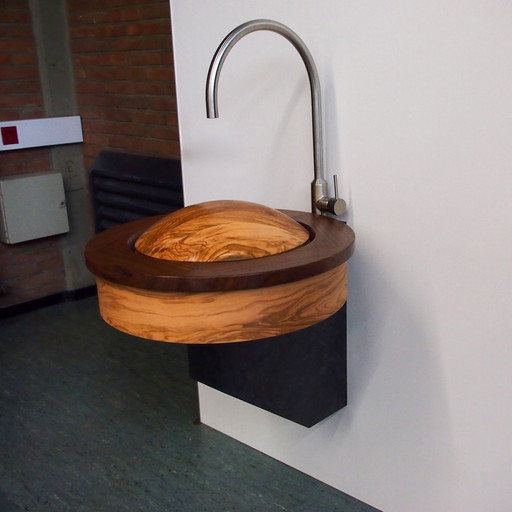 Lavabo en bois d'olivier et de noyer - pièce unique