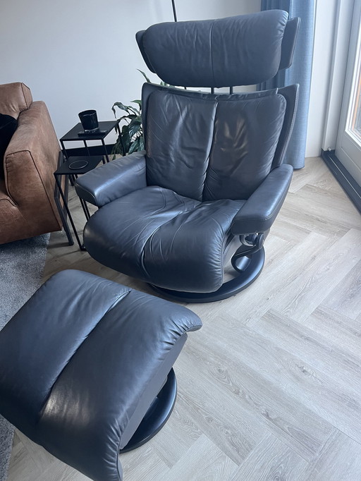 Fauteuil relax avec pouf Stressless