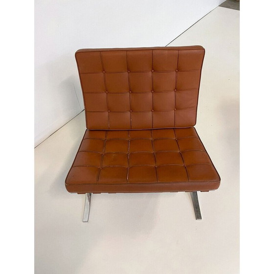 Image 1 of Paire de fauteuils Barcelona en cuir brun vintage par Mies Van Der Rohe pour Knoll