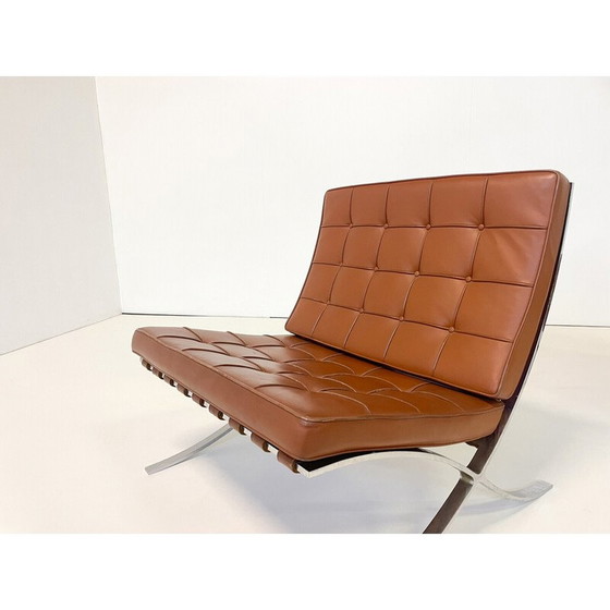Image 1 of Paire de fauteuils Barcelona en cuir brun vintage par Mies Van Der Rohe pour Knoll