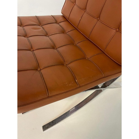 Image 1 of Paire de fauteuils Barcelona en cuir brun vintage par Mies Van Der Rohe pour Knoll