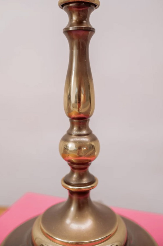 Image 1 of Grande lampe de table vintage en laiton massif