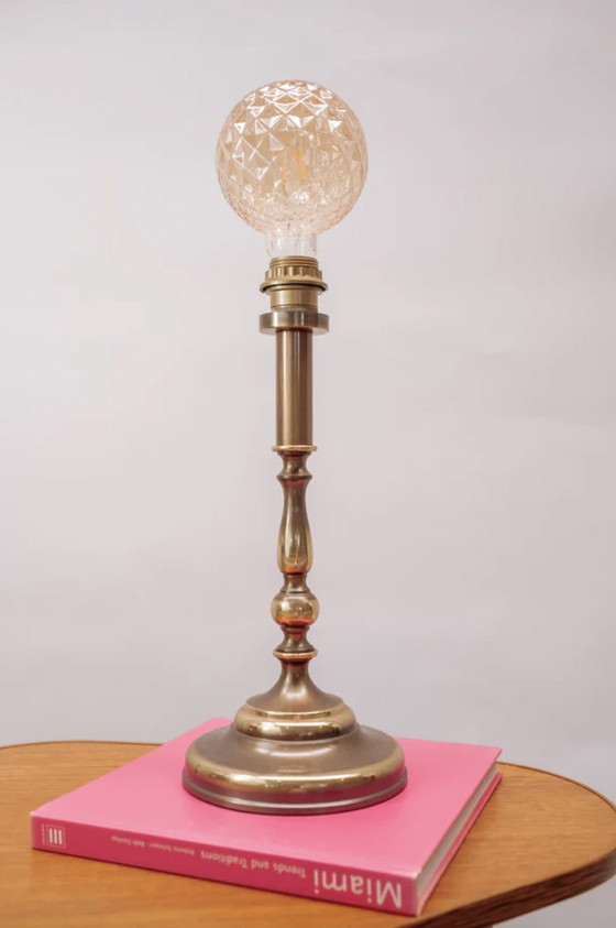 Image 1 of Grande lampe de table vintage en laiton massif