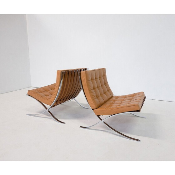 Image 1 of Paire de fauteuils Barcelona en cuir cognac vintage par Mies Van Der Rohe pour Knoll, 1990