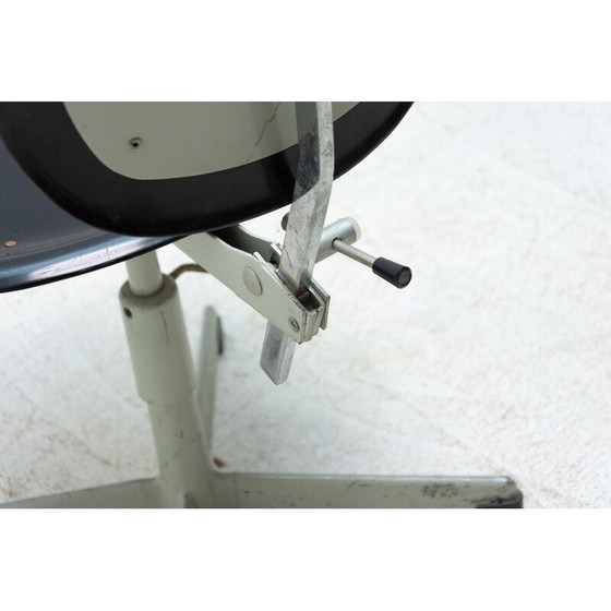 Image 1 of Fauteuil de bureau pivotant industriel vintage par Kovona, 1950s