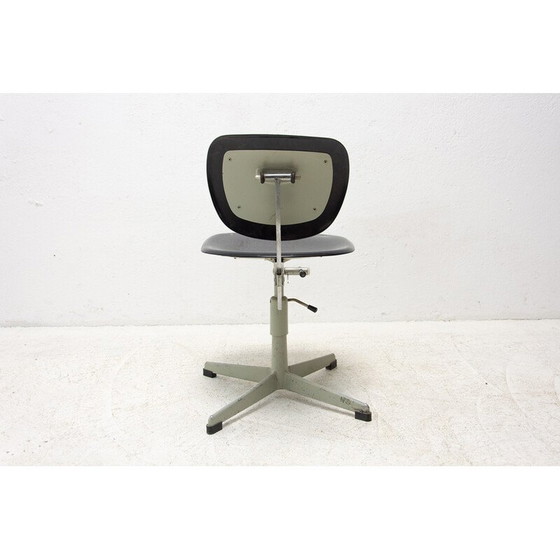 Image 1 of Fauteuil de bureau pivotant industriel vintage par Kovona, 1950s