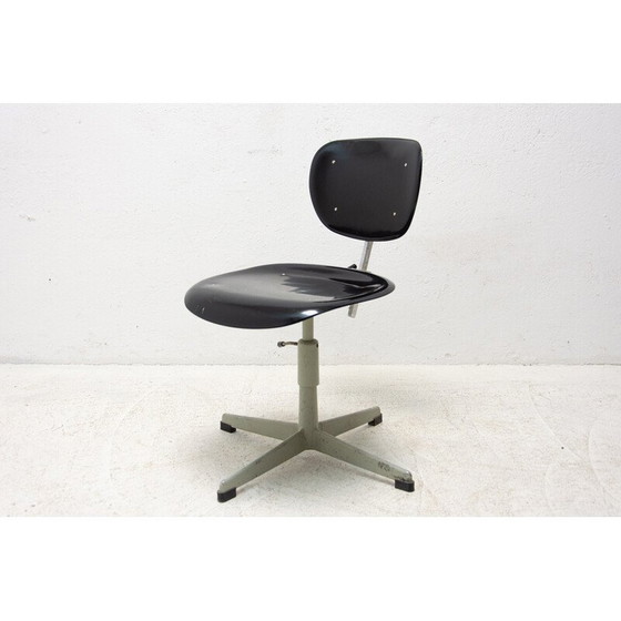 Image 1 of Fauteuil de bureau pivotant industriel vintage par Kovona, 1950s