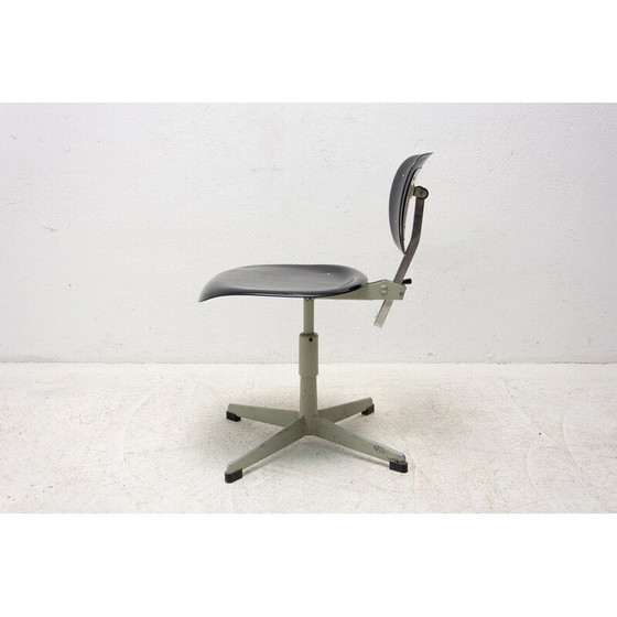 Image 1 of Fauteuil de bureau pivotant industriel vintage par Kovona, 1950s