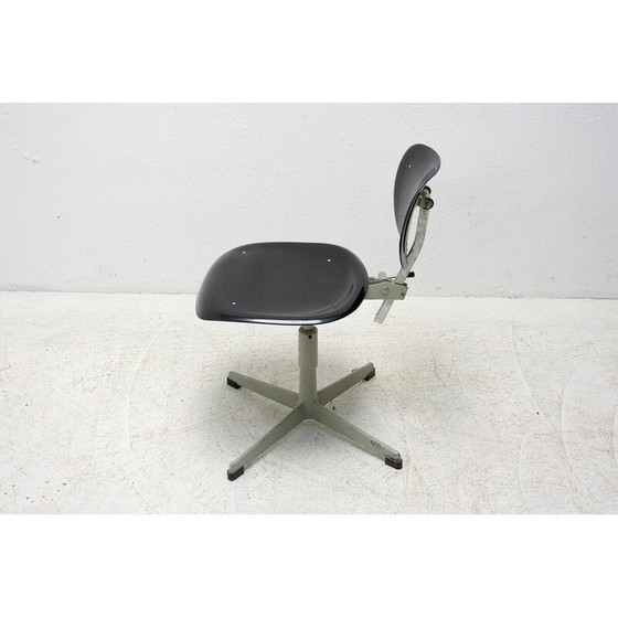 Image 1 of Fauteuil de bureau pivotant industriel vintage par Kovona, 1950s