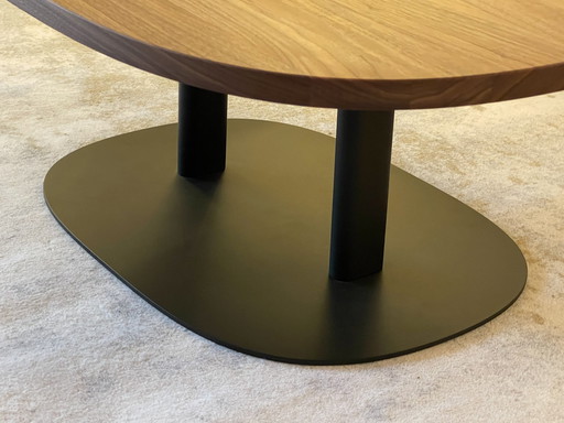 Leolux Table basse Toveri Noyer massif