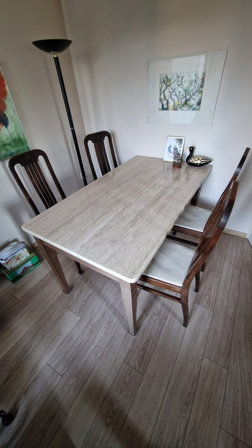 Table de salle à manger avec 4 chaises