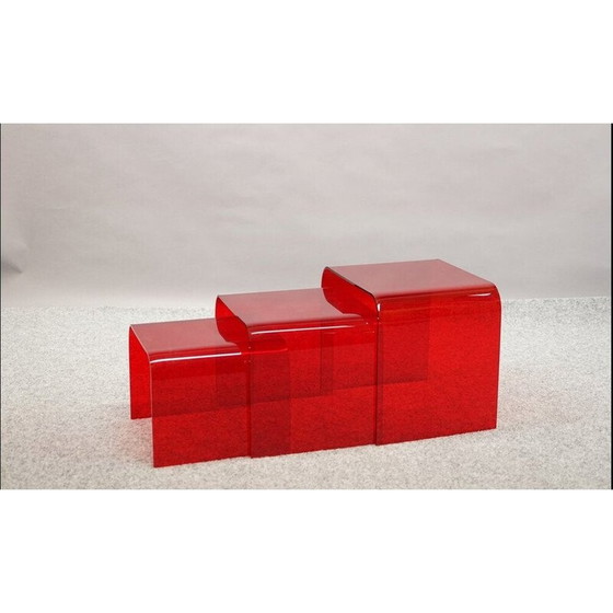 Image 1 of Ensemble de 3 tables d'appoint vintage de l'ère spatiale en verre acrylique rouge, 1970