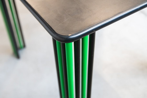 Image 1 of Table de salle à manger noire et verte des années 1980 - Design italien audacieux