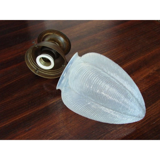 Image 1 of Lampe suspendue vintage en laiton et verre, 1920