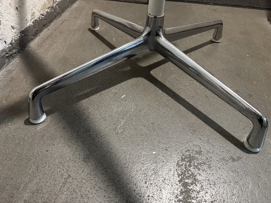 Image 1 of Hermann Miller Segment Table 90X90