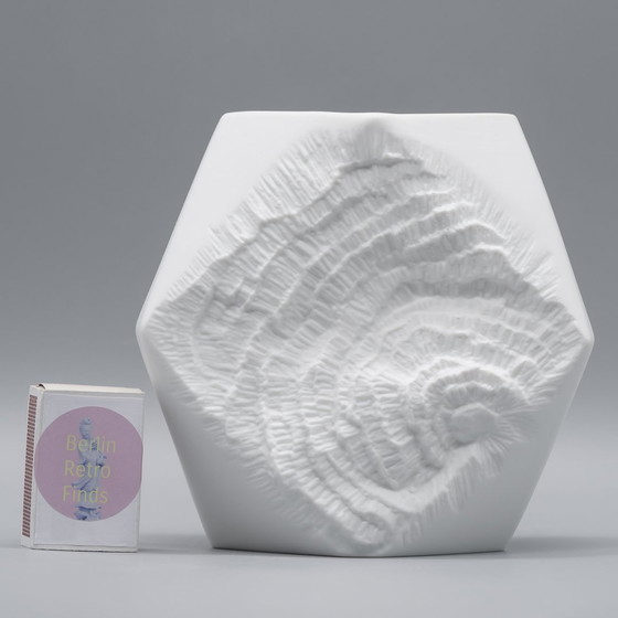 Image 1 of Manfred Frey Ak Kaiser Vase en porcelaine bisque Fossil Ammonit Relief Op Art Trio