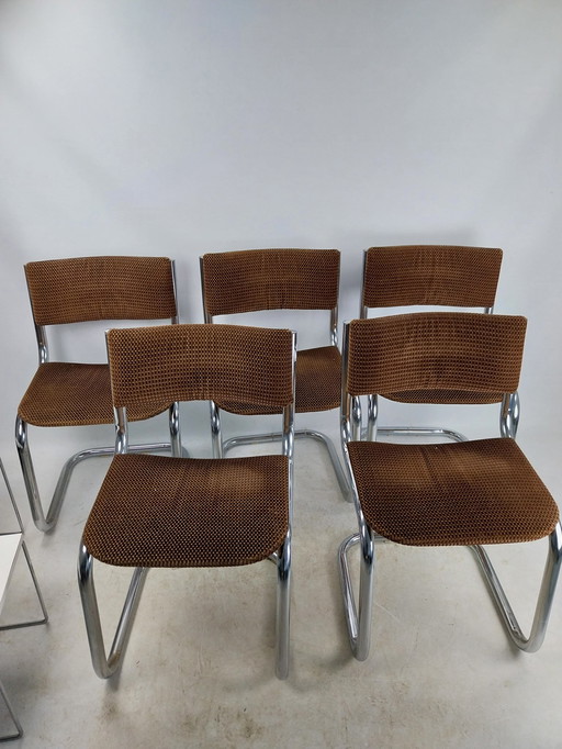 5 X chaises italiennes à châssis tubulaire des années 1970.